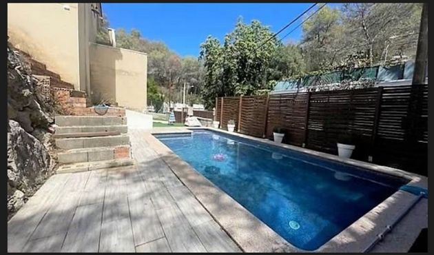 Foto 1 de Chalet en venta en calle Velázquez de 4 habitaciones con terraza y piscina