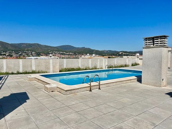 Foto 1 de Estudi en venda a calle Saragossa amb terrassa i piscina