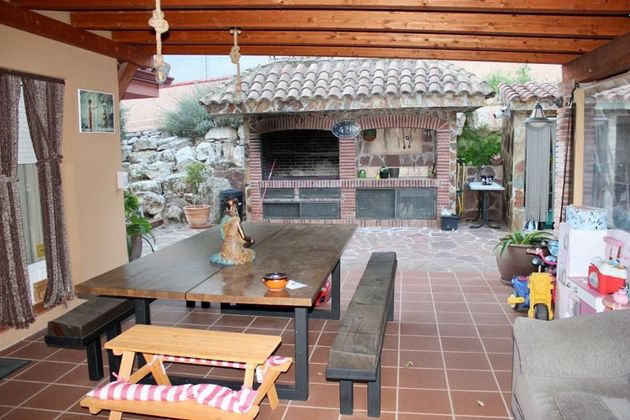 Foto 2 de Venta de chalet en calle De la Servera de 4 habitaciones con terraza y piscina