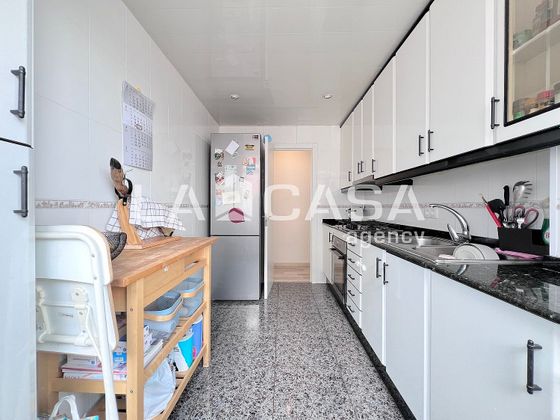 Foto 2 de Piso en venta en Artigas - Llefià de 3 habitaciones con balcón y calefacción