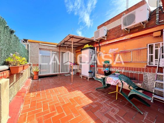 Foto 1 de Piso en venta en Artigas - Llefià de 3 habitaciones con terraza y calefacción