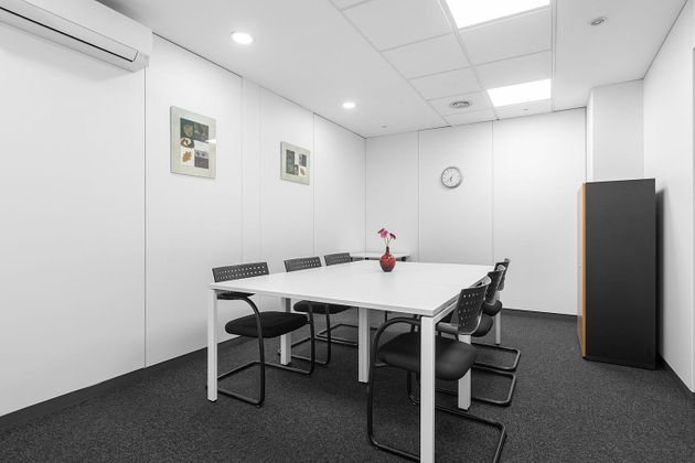 Foto 1 de Alquiler de oficina en calle Av Ricardo Soriano de 110 m²
