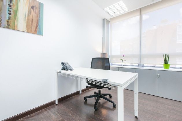 Foto 1 de Oficina en alquiler en paseo De la Castellana de 50 m²