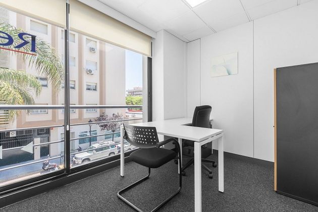 Foto 2 de Alquiler de oficina en avenida Ricardo Soriano de 50 m²