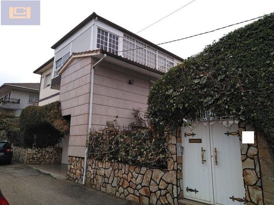 Foto 2 de Casa en venda a Redondela de 4 habitacions amb piscina i garatge