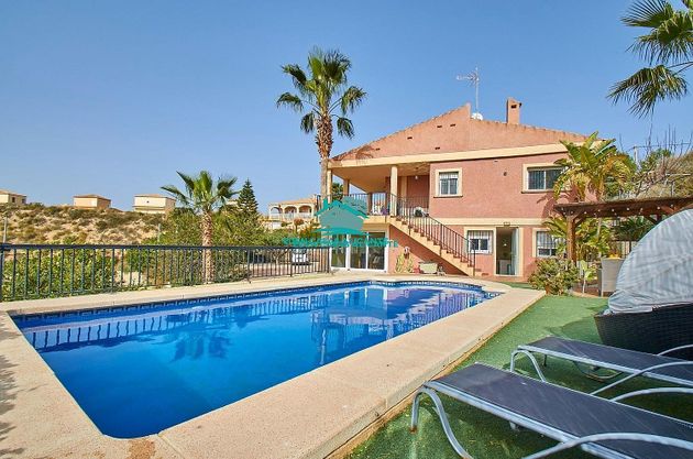 Foto 2 de Xalet en venda a calle Xaloc de 5 habitacions amb terrassa i piscina