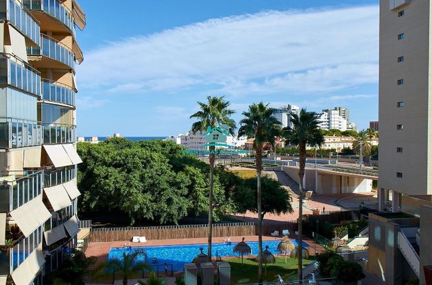 Foto 1 de Pis en venda a avenida De L'estació de 3 habitacions amb terrassa i piscina