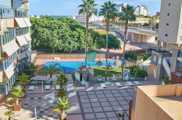 Foto 2 de Piso en venta en avenida De L'estació de 3 habitaciones con terraza y piscina