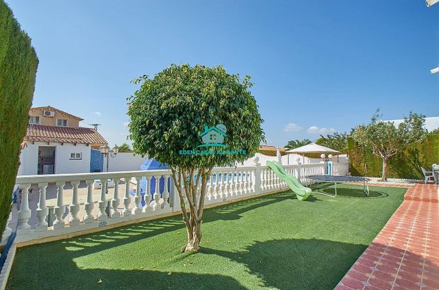 Foto 2 de Xalet en venda a calle Villas del Romeral de 4 habitacions amb terrassa i piscina