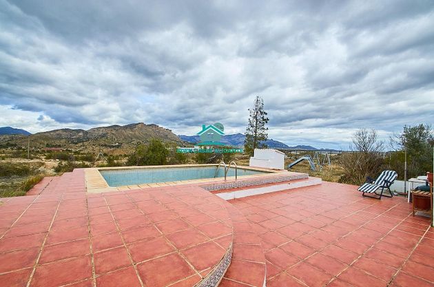 Foto 2 de Venta de casa rural en Jijona/Xixona de 6 habitaciones con terraza y piscina