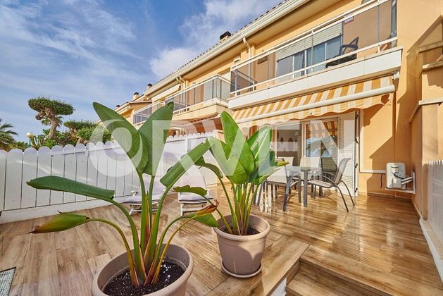 Foto 2 de Casa adosada en venta en Creixell de 4 habitaciones con terraza y garaje