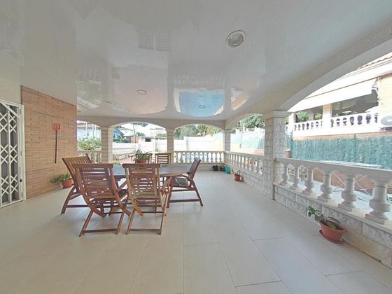 Foto 1 de Xalet en venda a Les Brises de Calafell - Segur de Dalt de 6 habitacions amb terrassa i piscina