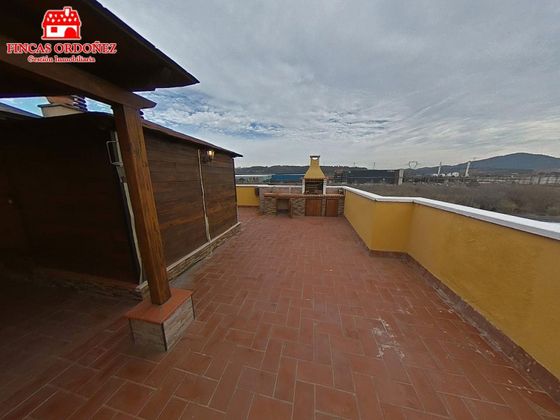 Foto 2 de Àtic en venda a Sant Andreu de la Barca de 3 habitacions amb terrassa i garatge