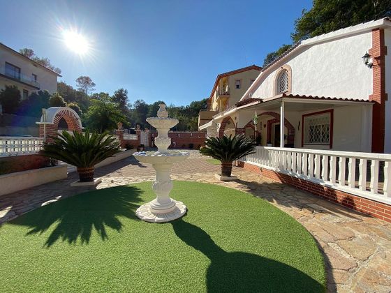 Foto 1 de Casa en venda a Can Lloses - Can Marcer de 6 habitacions amb terrassa i jardí
