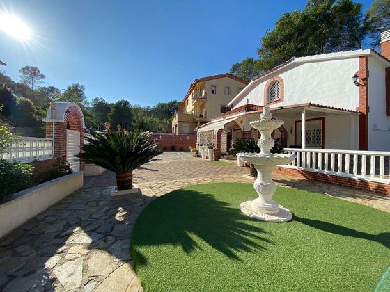 Foto 2 de Venta de casa en Can Lloses - Can Marcer de 6 habitaciones con terraza y jardín