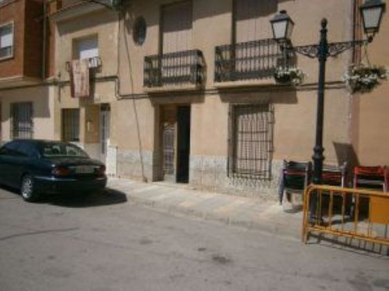 Foto 1 de Casa adossada en venda a plaza La Mancha de 8 habitacions i 314 m²