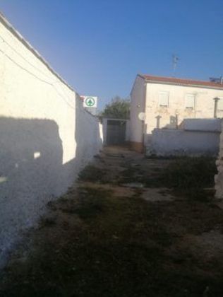 Foto 2 de Casa adossada en venda a carretera De Albacete de 4 habitacions amb garatge i balcó