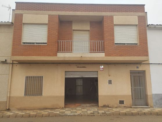 Foto 1 de Venta de casa en calle San Sebastián de 3 habitaciones con terraza y garaje