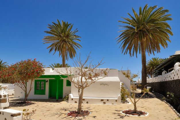 Foto 2 de Casa en venta en Haría pueblo de 22 habitaciones con terraza y piscina
