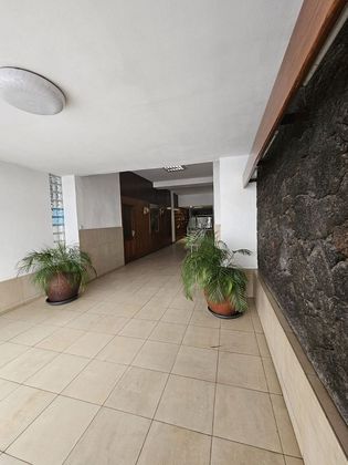 Foto 2 de Pis en venda a Centro - Arrecife de 4 habitacions amb terrassa i balcó