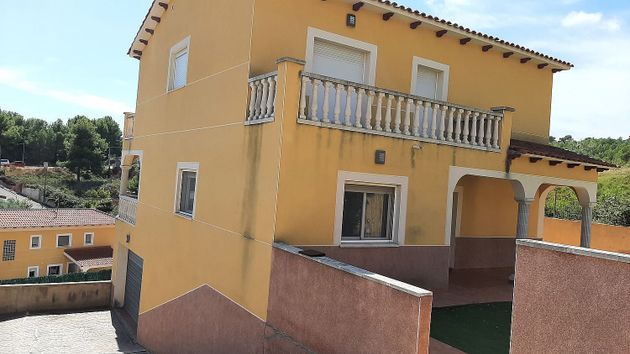 Foto 2 de Venta de chalet en calle Géminis de 5 habitaciones con terraza y piscina