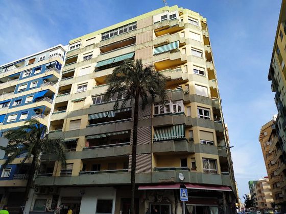 Foto 1 de Pis en venda a avenida De República Argentina de 4 habitacions amb garatge i balcó