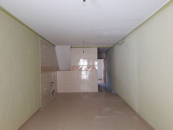 Foto 2 de Venta de casa adosada en Tobarra de 3 habitaciones y 104 m²