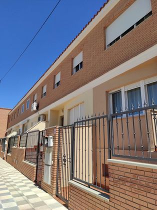 Foto 1 de Venta de casa adosada en calle San Juan de Dios de 5 habitaciones con terraza y garaje