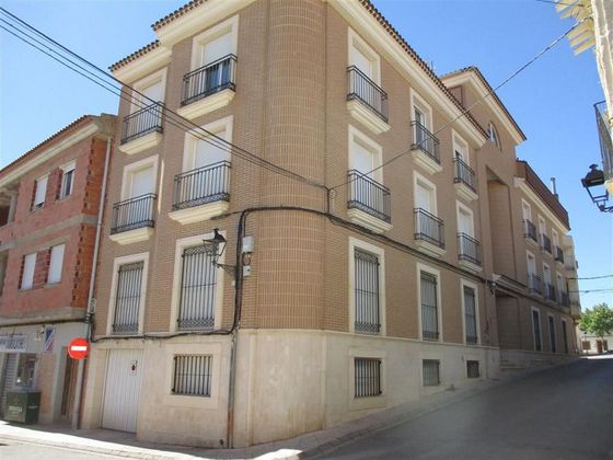 Foto 1 de Venta de piso en calle Miguel Hernandez de 3 habitaciones con terraza y garaje