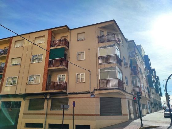 Foto 1 de Pis en venda a calle Jorge Juan de 3 habitacions amb garatge i balcó