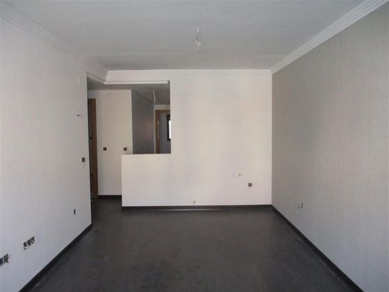 Foto 1 de Piso en venta en avenida De Levante de 3 habitaciones con balcón y calefacción