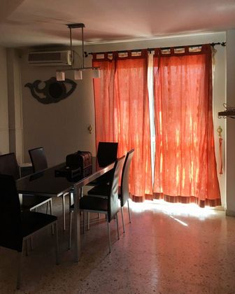 Foto 1 de Casa en venda a Centro - Tomares de 4 habitacions amb terrassa i garatge