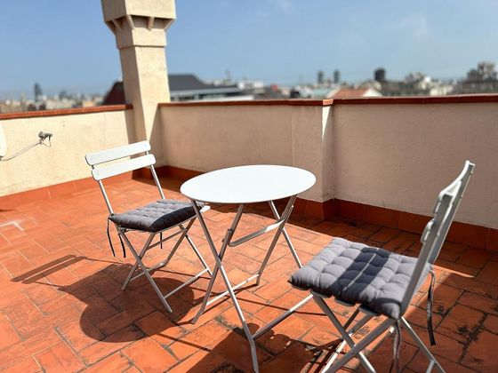 Foto 1 de Àtic en venda a La Dreta de l'Eixample de 3 habitacions amb terrassa i balcó
