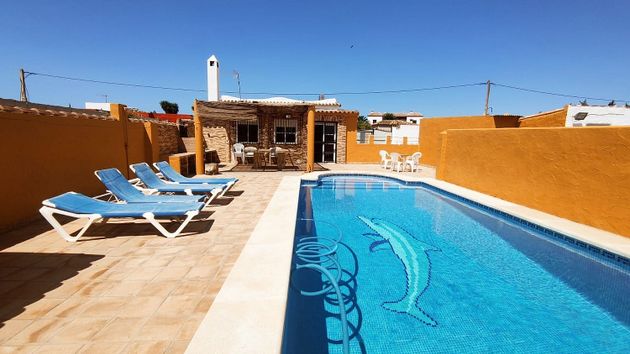 Foto 1 de Casa en venda a Barbate ciudad de 3 habitacions amb terrassa i piscina