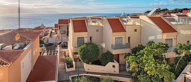 Foto 1 de Casa adossada en venda a calle Alcalde Pedro Acevedo Bisshopp de 3 habitacions amb terrassa i piscina