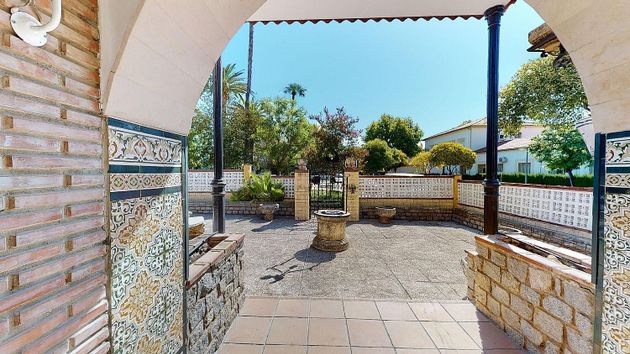 Foto 2 de Venta de casa en Poniente-Norte - Miralbaida - Parque Azahara de 4 habitaciones con terraza y piscina
