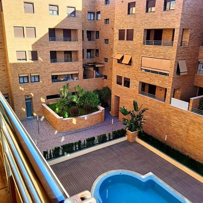 Foto 1 de Venta de piso en Tablero Bajo - Arruzafilla de 3 habitaciones con terraza y piscina