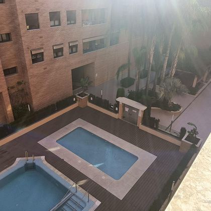Foto 2 de Venta de piso en Tablero Bajo - Arruzafilla de 3 habitaciones con terraza y piscina