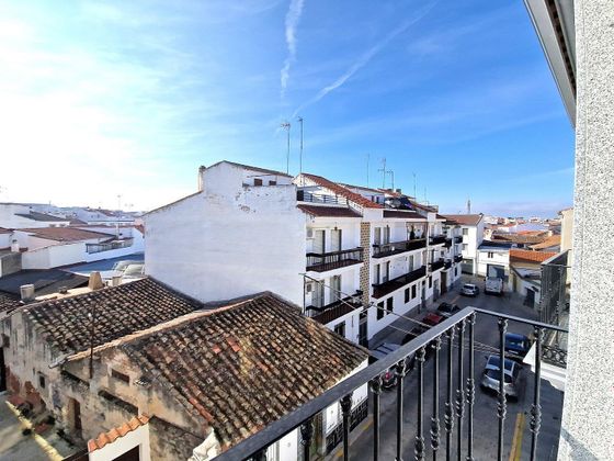 Foto 1 de Venta de piso en Pozoblanco de 5 habitaciones con terraza y balcón