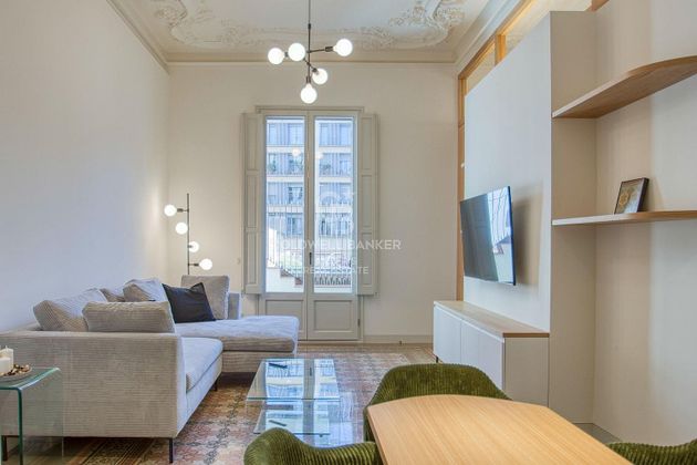 Foto 1 de Pis en lloguer a La Dreta de l'Eixample de 2 habitacions amb terrassa i mobles
