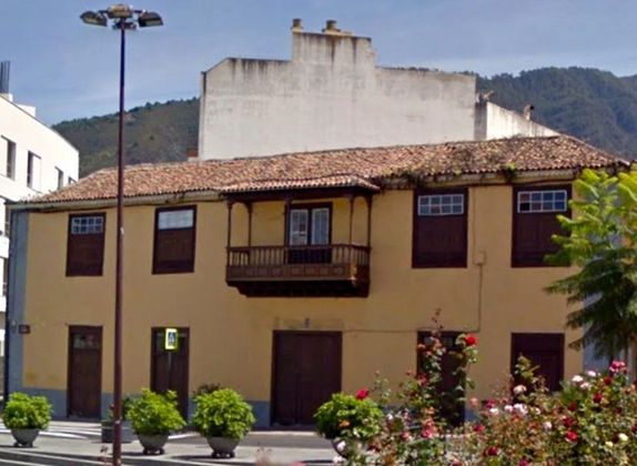 Foto 1 de Casa en venda a calle Calvario de 3 habitacions amb terrassa i garatge