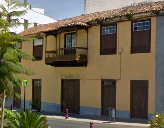 Foto 2 de Casa en venda a calle Calvario de 3 habitacions amb terrassa i garatge