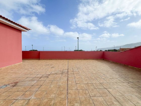 Foto 2 de Àtic en venda a calle Doctor Celestino Gonzàlez Padrón de 3 habitacions amb terrassa i piscina