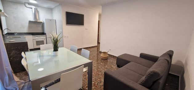 Foto 2 de Piso en alquiler en Alhama de Murcia de 1 habitación con muebles y balcón