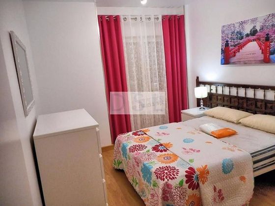 Foto 2 de Alquiler de piso en Centro - Gijón de 3 habitaciones con muebles y calefacción