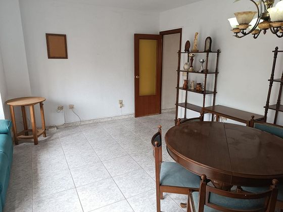 Foto 1 de Venta de piso en San Blas - Santo Domigo de 2 habitaciones con balcón y ascensor