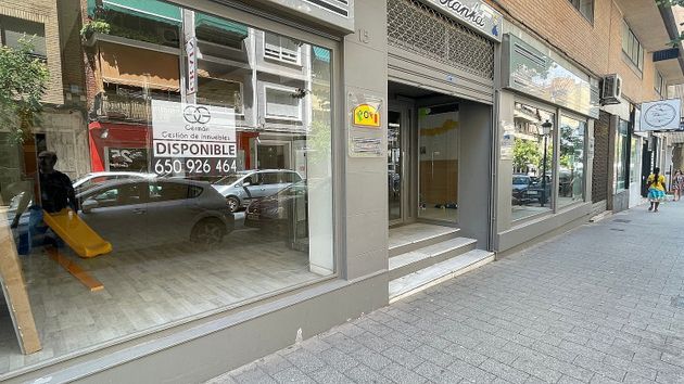 Foto 2 de Local en lloguer a calle Albarderos de 185 m²