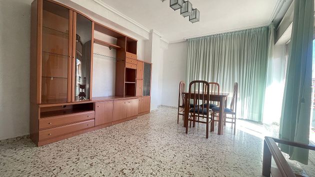 Foto 1 de Pis en lloguer a calle Doctor Collado Piña de 4 habitacions amb terrassa i mobles