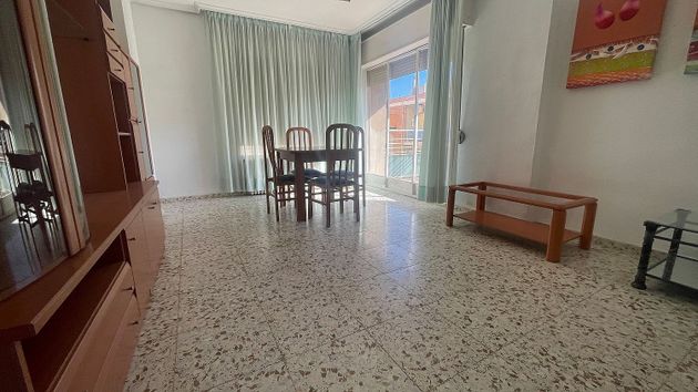 Foto 2 de Pis en lloguer a calle Doctor Collado Piña de 4 habitacions amb terrassa i mobles