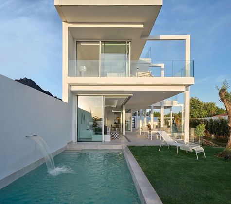 Foto 2 de Venta de chalet en Las Cancelas - Valdeolletas de 4 habitaciones con terraza y piscina